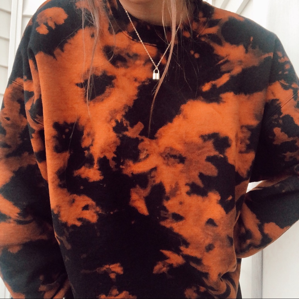 sweatshirt